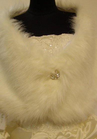 Меховая накидка D95837 - Свадебный салон Dolloris