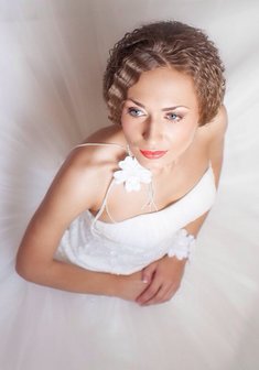 Cвадебная прическа С18742 с собранными волосами