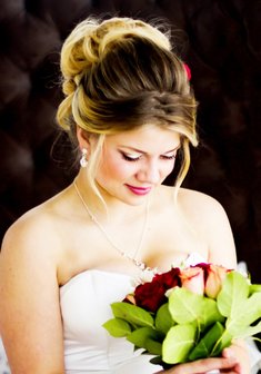 Cвадебная прическа Средний пучок с текстурой (Т20773) с собранными волосами