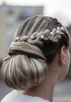 Cвадебная прическа Б21327 с собранными волосами