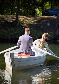 Cвадебная прическа Средний пучок (Т21373) с собранными волосами