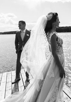 Cвадебная прическа Небрежный средний пучок (Т21389) с собранными волосами