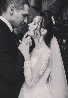 Cвадебная прическа Высокий пучок (Т21410) с собранными волосами