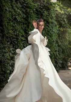 Cвадебная прическа Средний текстурный пучок (Т21425) с собранными волосами