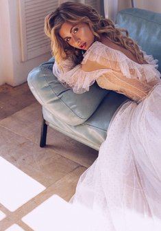 Cвадебная прическа Небрежные локоны (Т21473) с распущенными волосами