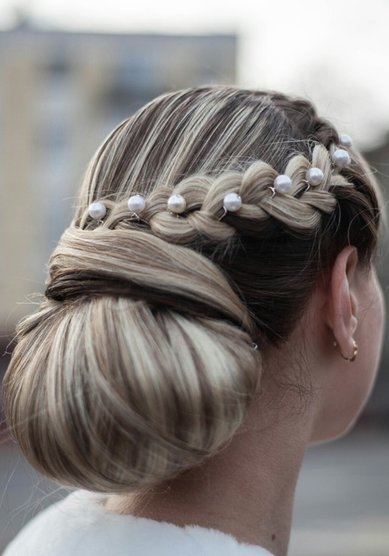 Свадебная прическа Б21327 - Стилист-визажист Бутковская Елизавета