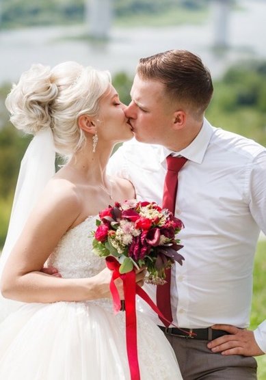 Прическа на свадьбу Высокий пучок (Т21396) - Стилист-визажист Тамара Анисимова