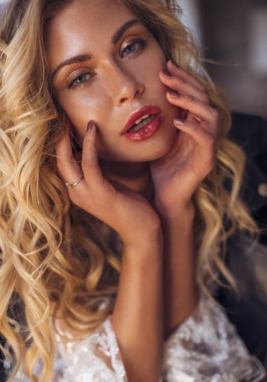 Свадебная прическа Небрежные локоны (Т21405) - Стилист-визажист Тамара Анисимова