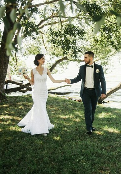 Прическа на свадьбу Асимметричный низкий пучок (Т21442) - Стилист-визажист Тамара Анисимова...