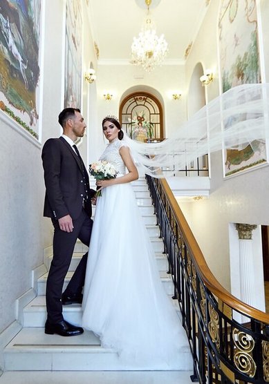 Прическа на свадьбу Классический гладкий низкий пучок (Т21448) - Стилист-визажист Тамара Анисимова...