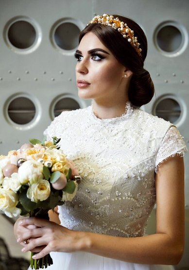 Свадебная прическа Классический гладкий низкий пучок (Т21457) - Стилист-визажист Тамара Анисимова...