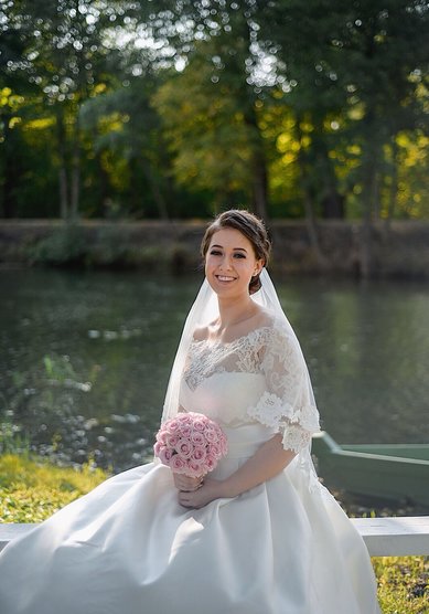 Прическа на свадьбу Элегантный низкий пучок (Т21486) - Стилист-визажист Тамара Анисимова...