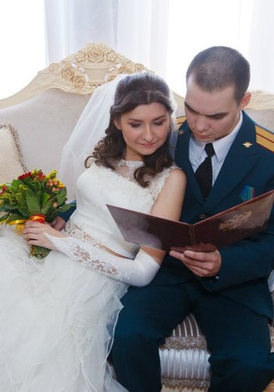 Прическа на свадьбу начес с локонами (Д19020) - Стилист-визажист Дарья Антонова