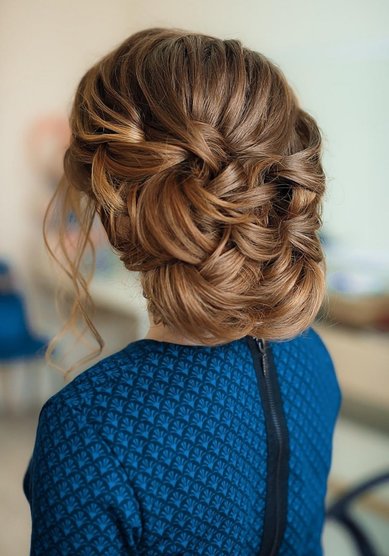 Прическа на свадьбу Низкий текстурный пучок (Т21058) - Свадебный стилист Евгения Толстоноженко...