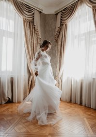  Низкий пучок из локонов (Т21461)