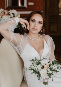  Низкий пучок из локонов (Т21462)