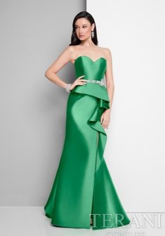 Вечернее платье 1711P2372-Ж66293. Силуэт Русалка (Рыбка), длинное со шлейфом.